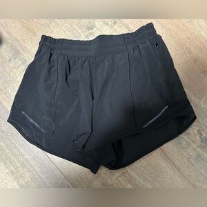 🌟Like New🌟 Lululemon: Hotty Hot Short II *Long 4" -Size 6